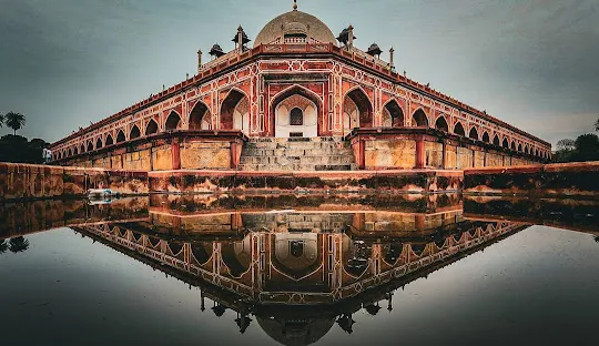 Are Customers Really Influenced by Film Stars in t...