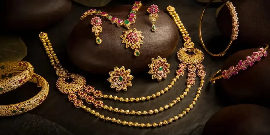 Are Customers Really Influenced by Film Stars in t...