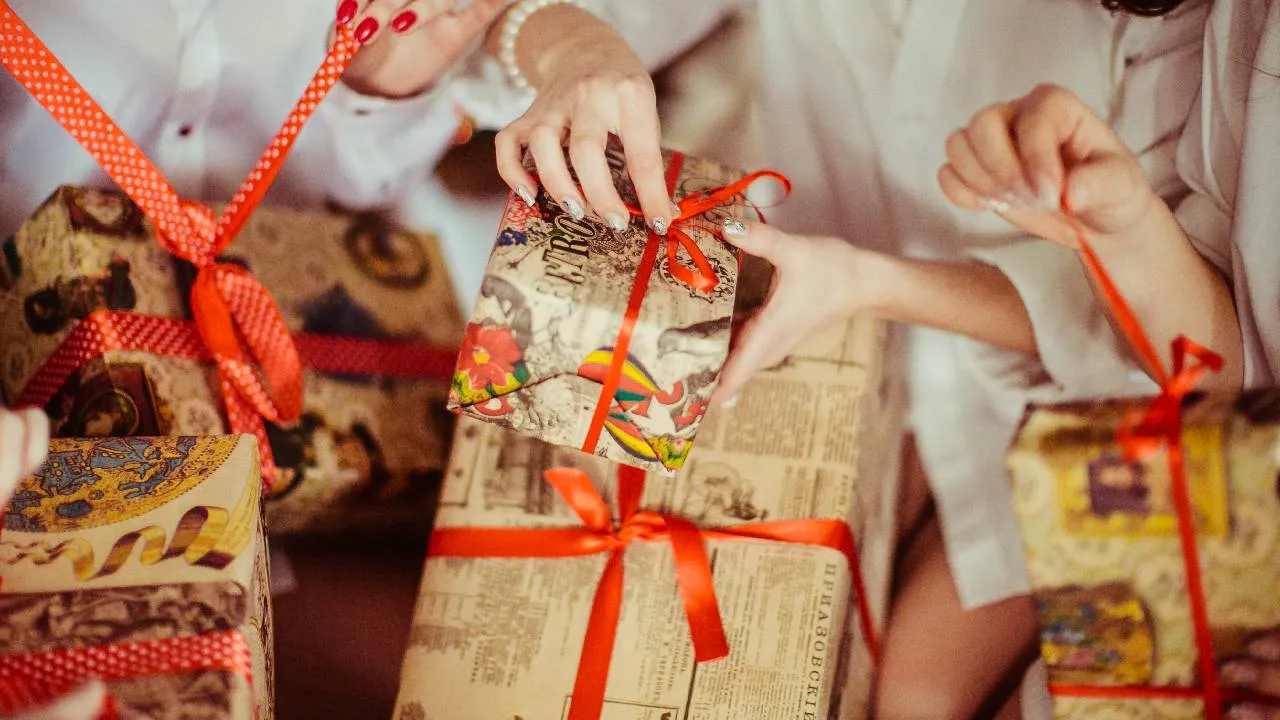 Are Customers Really Influenced by Film Stars in t...